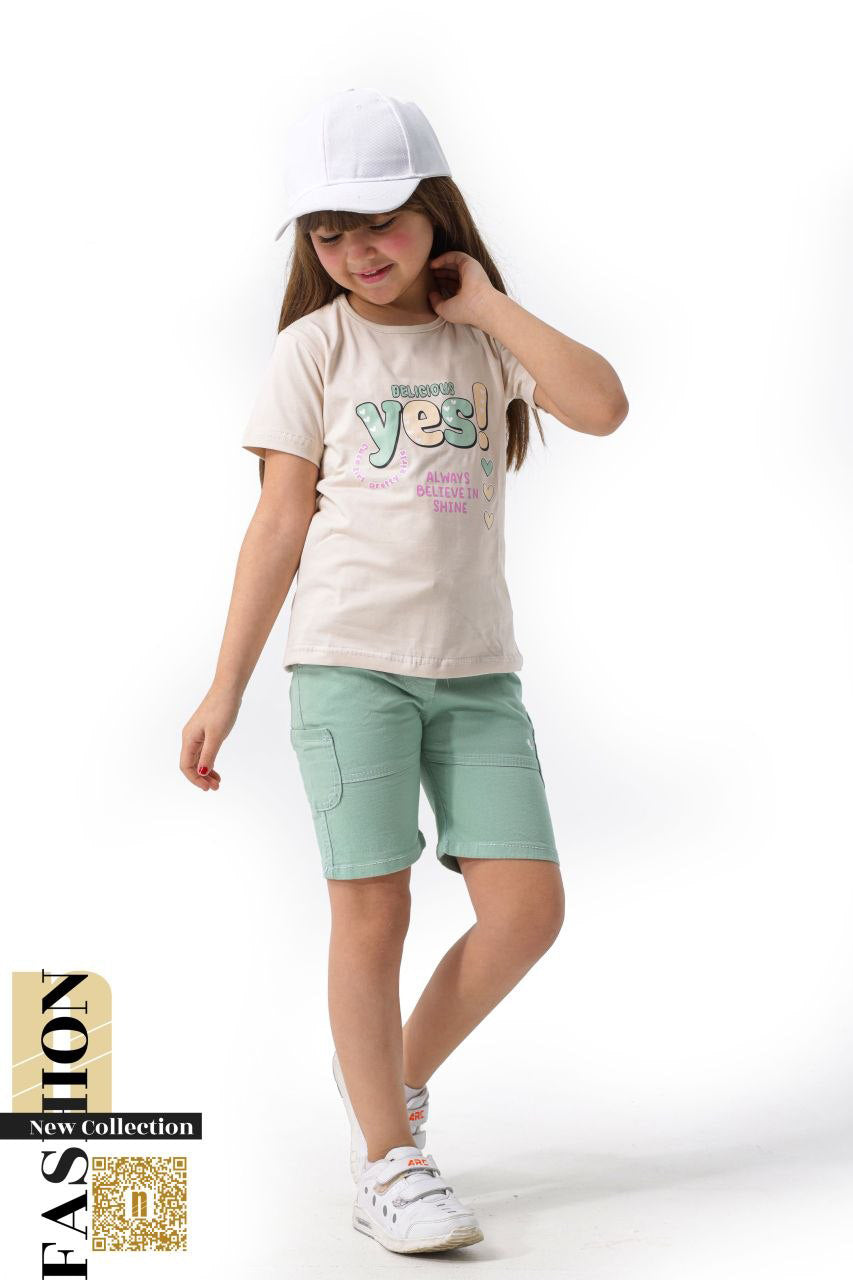 طقم بناتي "Yes  Doul" –  7000  تيشيرت مطبوع مع شورت جبردين متعدد الجيوب