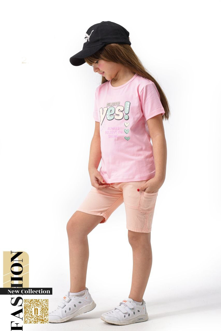طقم بناتي "Yes  Doul" –  7000  تيشيرت مطبوع مع شورت جبردين متعدد الجيوب