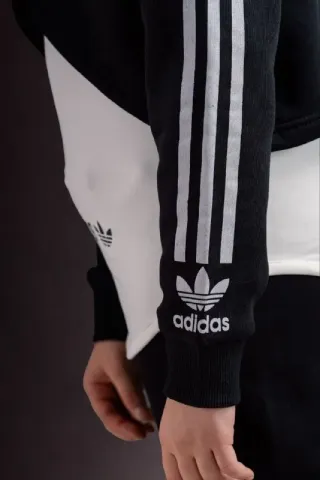 MODEL 15 | ADIDAS CROSSOVER COLOR BLOCK SET — صورة 6